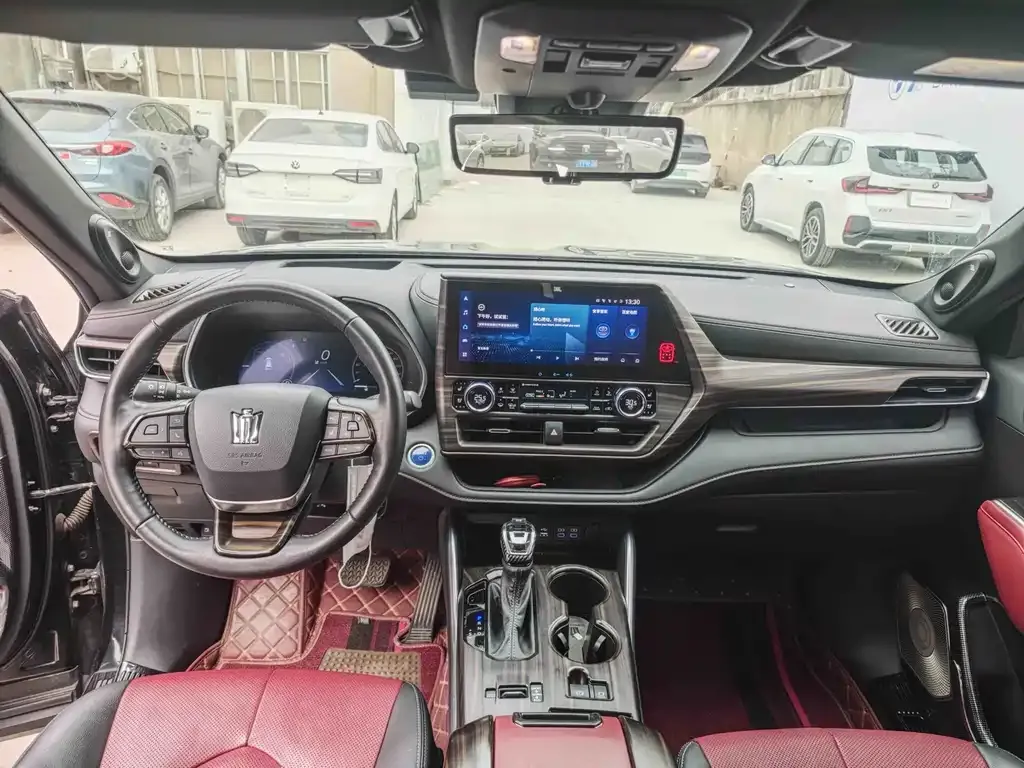 Toyota Crown Kluger 2023 из CN, фото 8