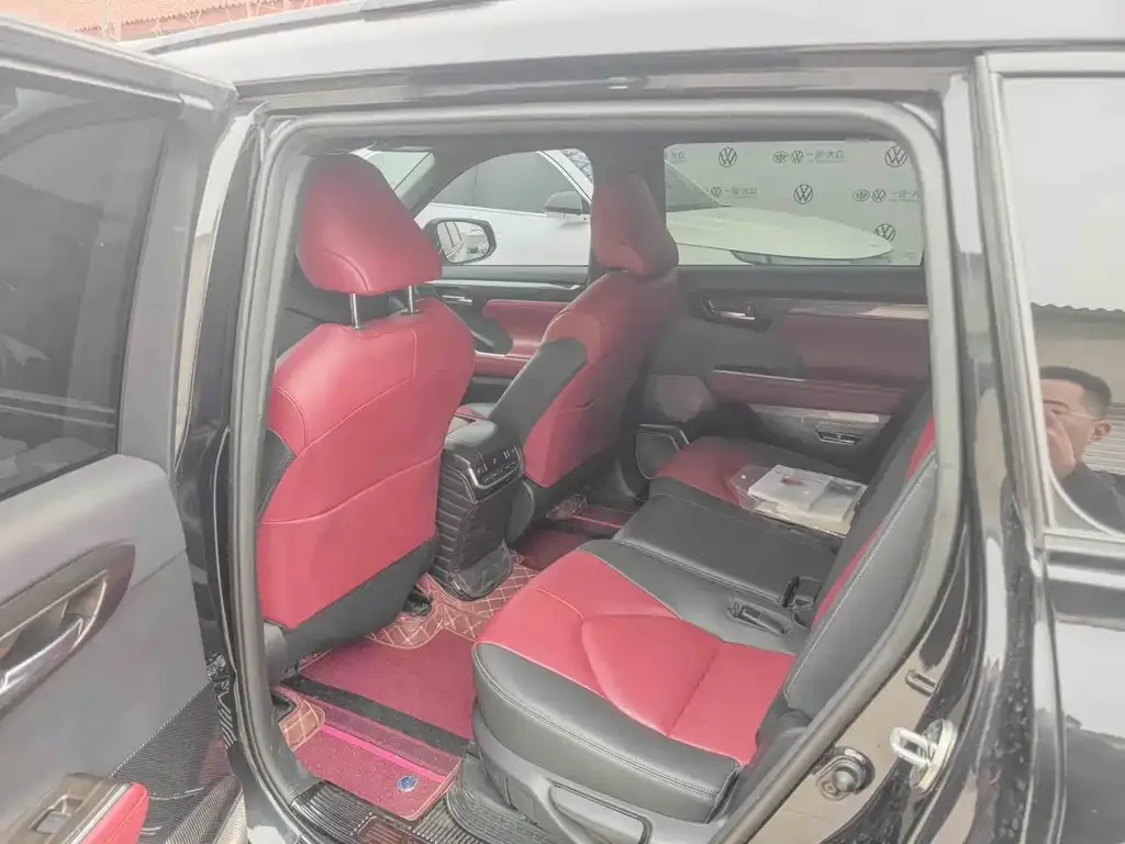 Toyota Crown Kluger 2023 из CN, фото 3