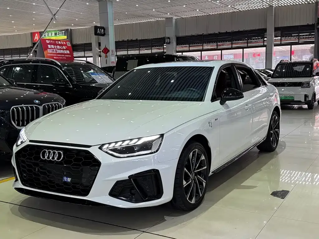 Audi A4L 2023 из CN, фото 1