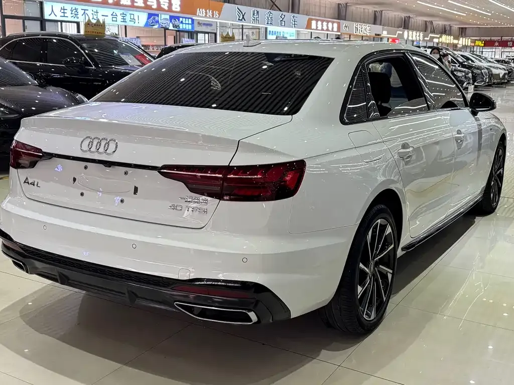 Audi A4L 2023 из CN, фото 5