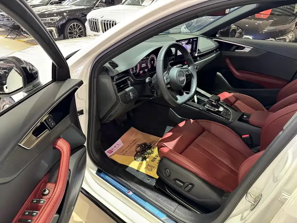 Audi A4L 2023 из CN, фото 4