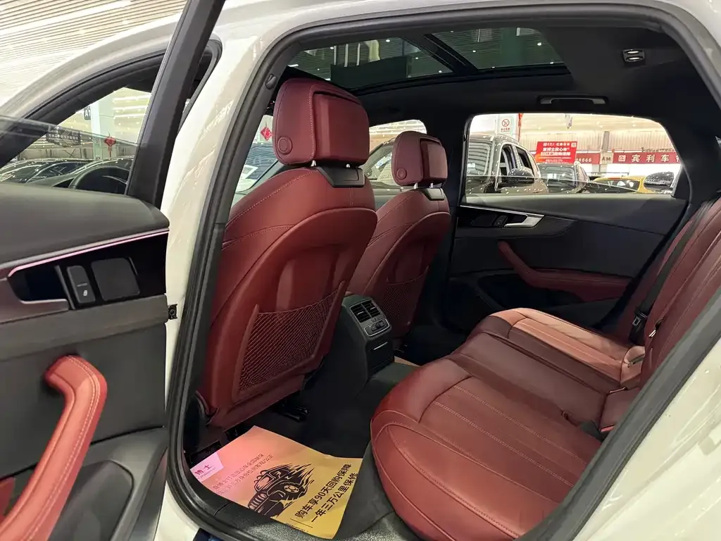Audi A4L 2023 из CN, фото 9
