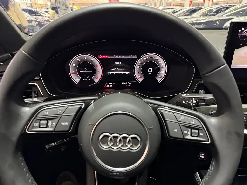 Audi A4L 2023 из CN, фото 10