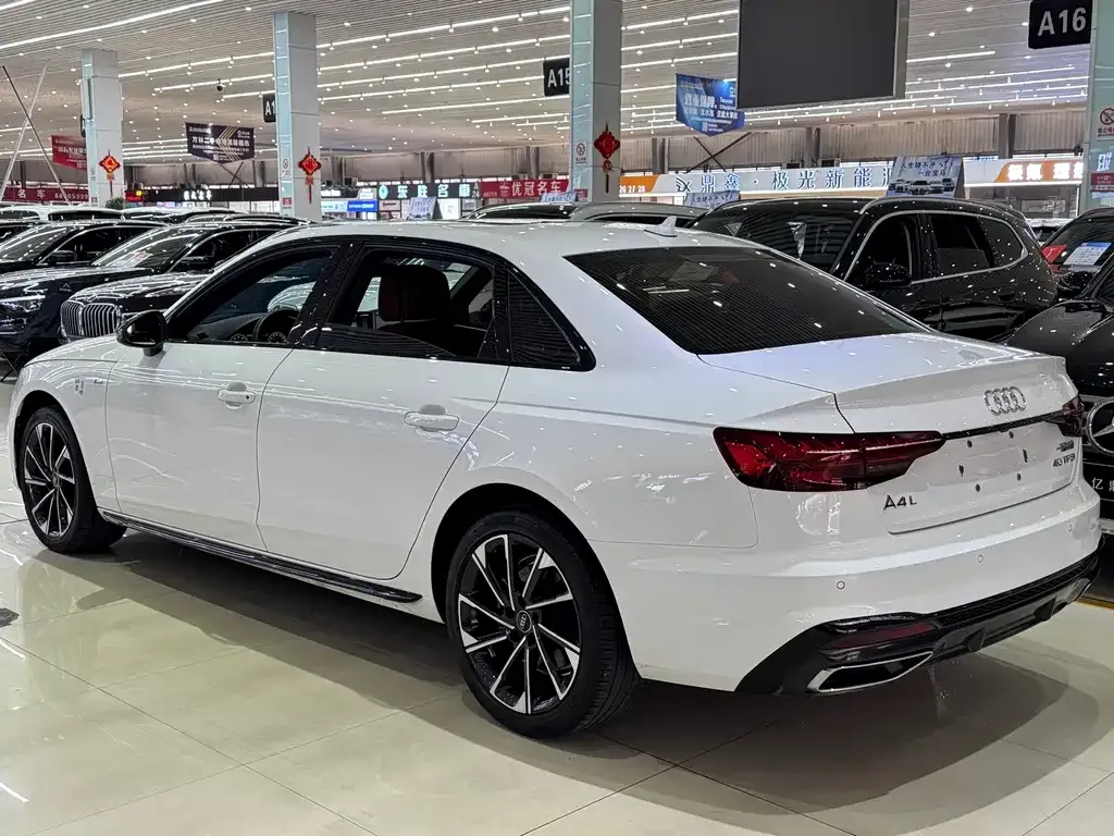 Audi A4L 2023 из CN, фото 6