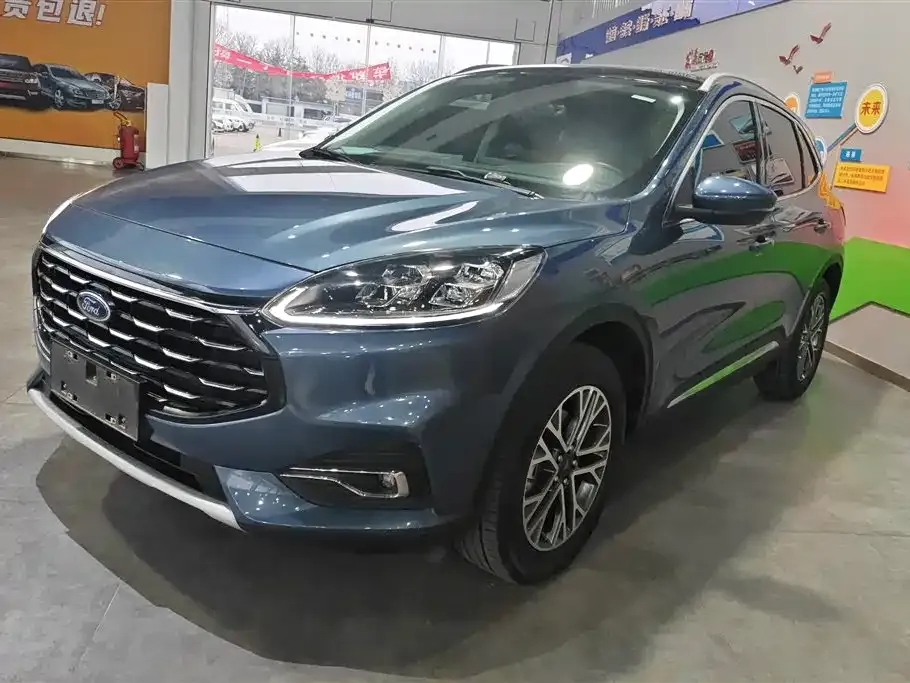 Ford Escape 2023 из CN, фото 1
