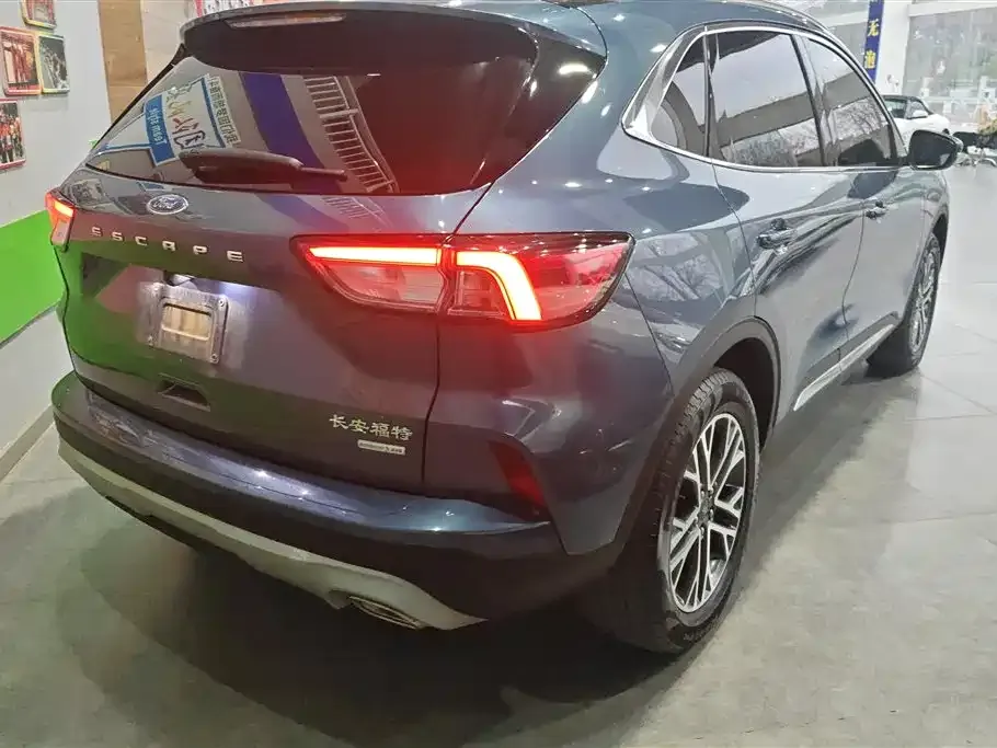 Ford Escape 2023 из CN, фото 8