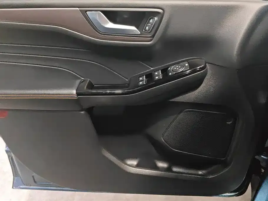 Ford Escape 2023 из CN, фото 4
