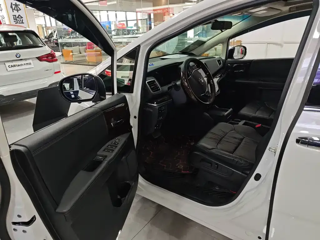 Honda Odyssey 2021 из CN, фото 4