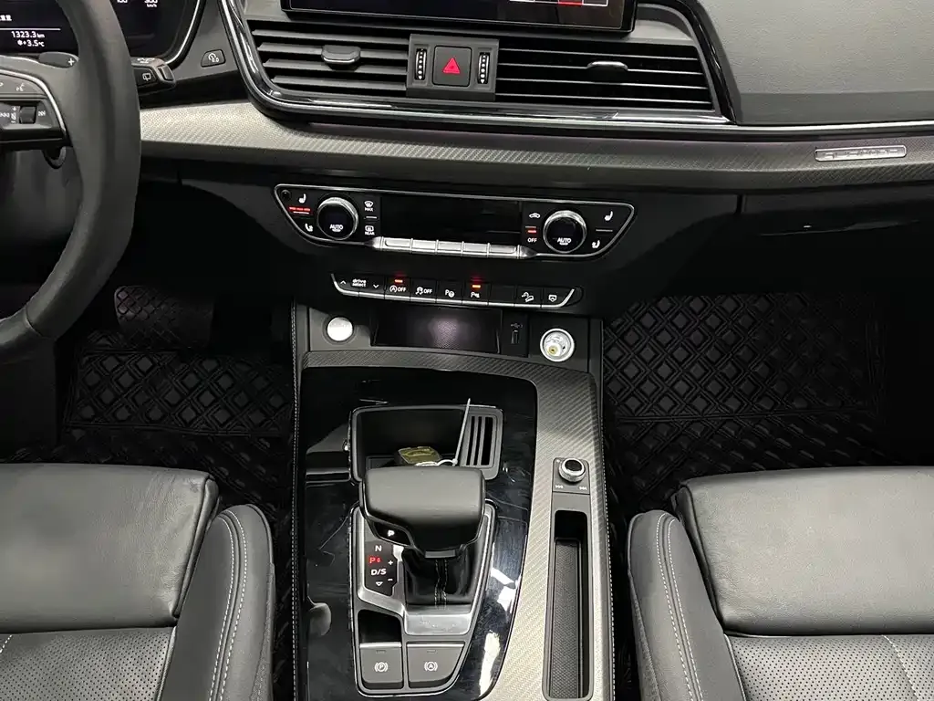 Audi Q5L 2021 из CN, фото 3