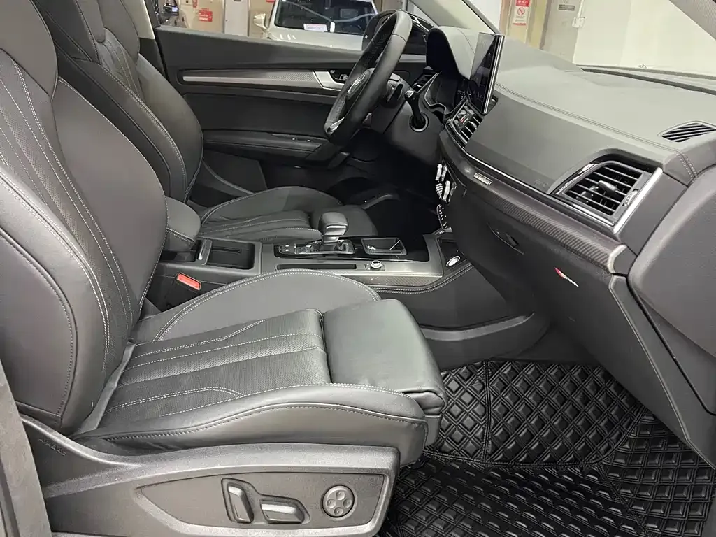 Audi Q5L 2021 из CN, фото 8