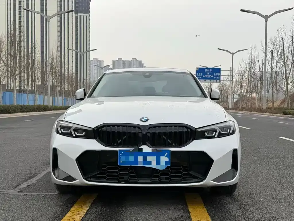 BMW 3 Series 2025 из CN, фото 2