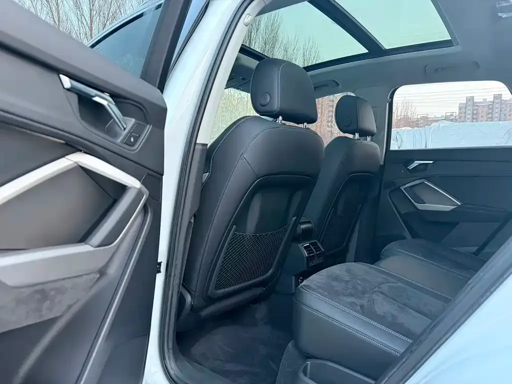 Audi Q3 2021 из CN, фото 3