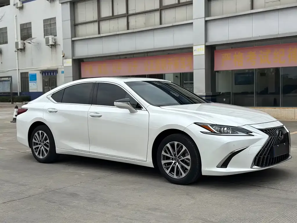 Lexus ES 2022 из CN, фото 6