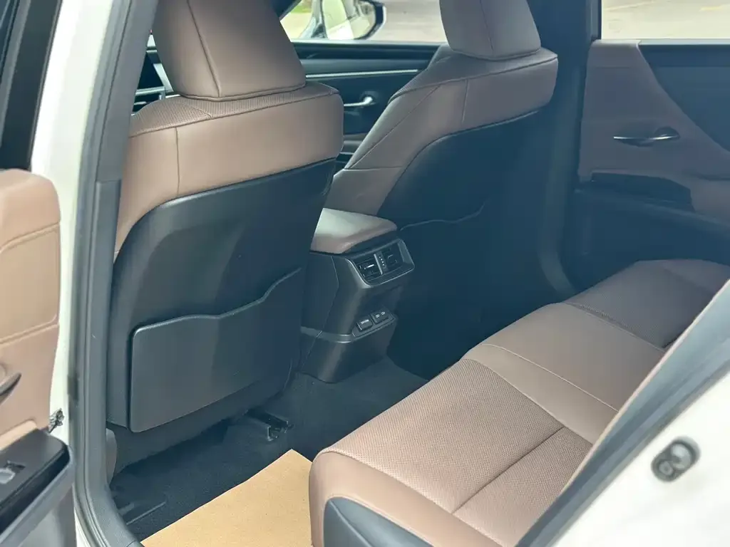 Lexus ES 2022 из CN, фото 4