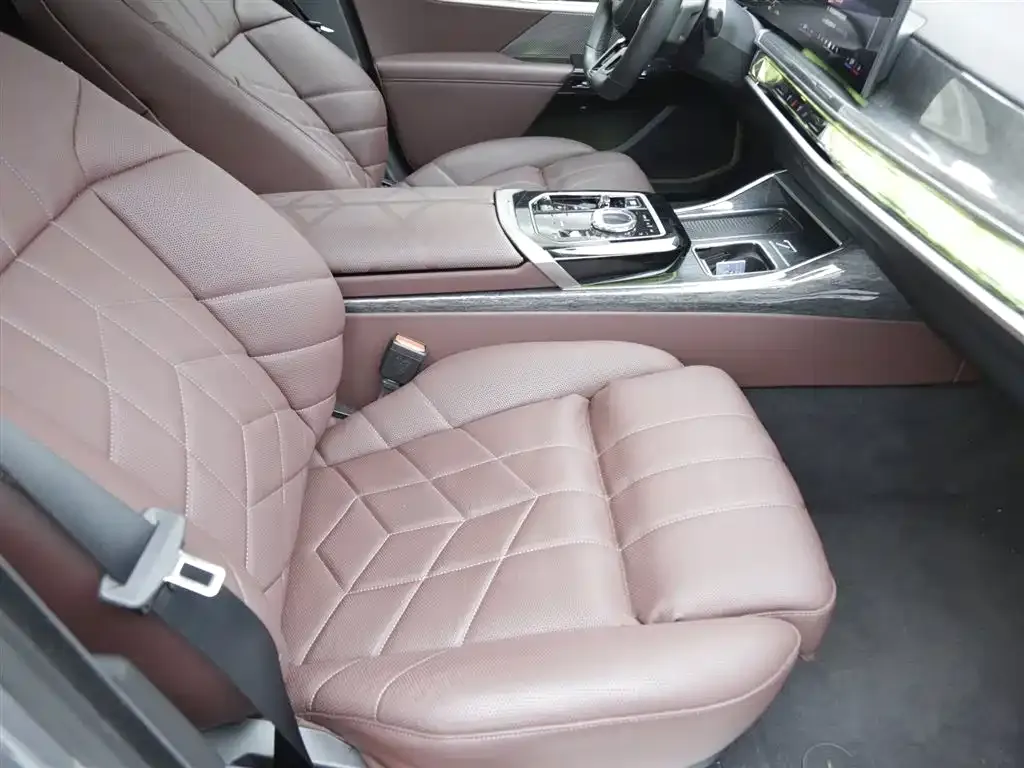BMW i7 2023 из CN, фото 10