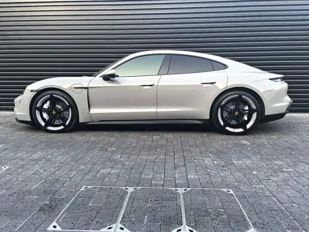 Porsche Taycan 2024 из CN, фото 4
