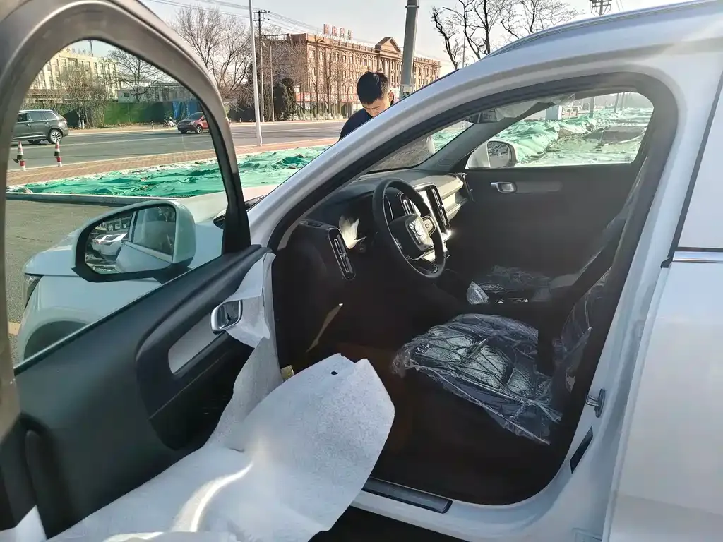 Volvo XC40 2025 из CN, фото 10