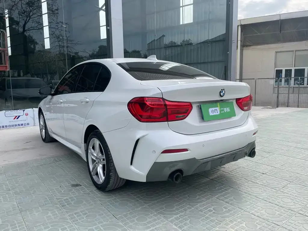 BMW 1 Series 2022 из CN, фото 3