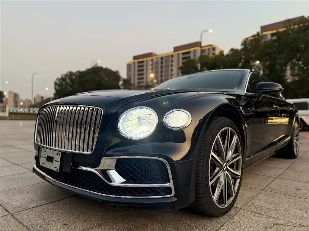Bentley Flying Spur 2023 из CN, фото 1