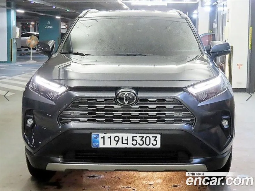 Toyota RAV4 — фото 9