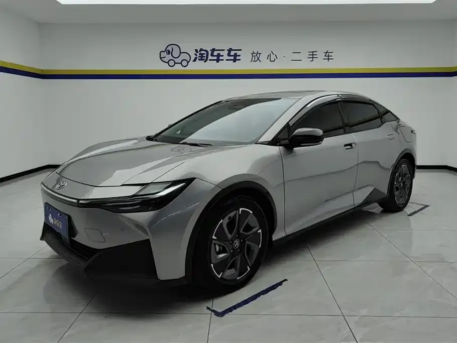 Toyota bZ3 2024 из CN, фото 1