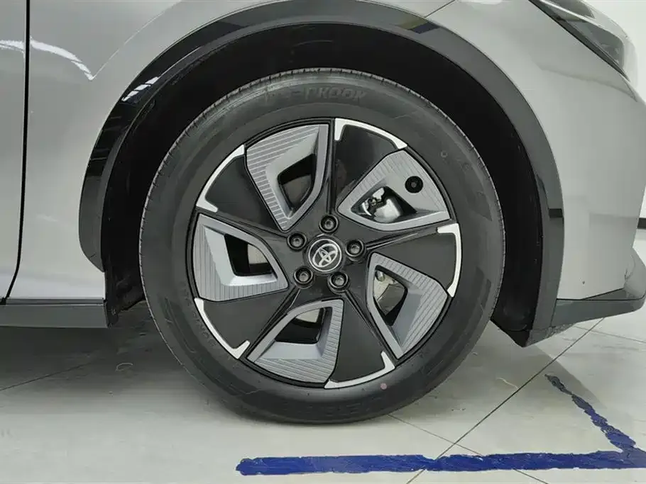 Toyota bZ3 2024 из CN, фото 3