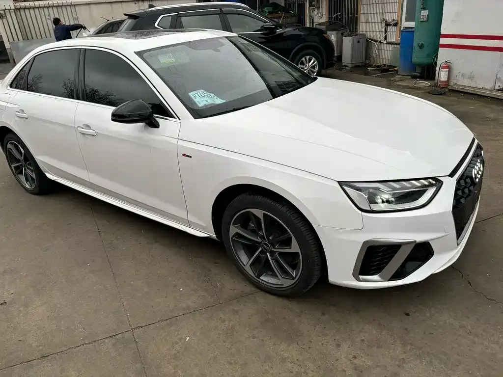 Audi A4L 2022 из CN, фото 2