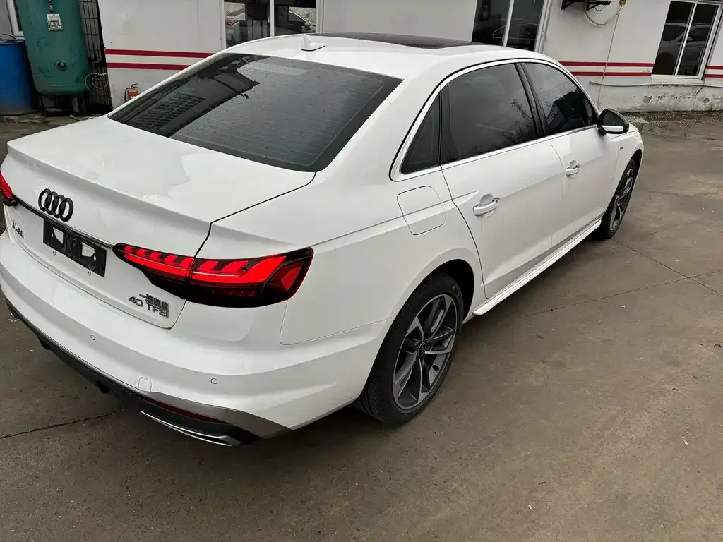 Audi A4L 2022 из CN, фото 7