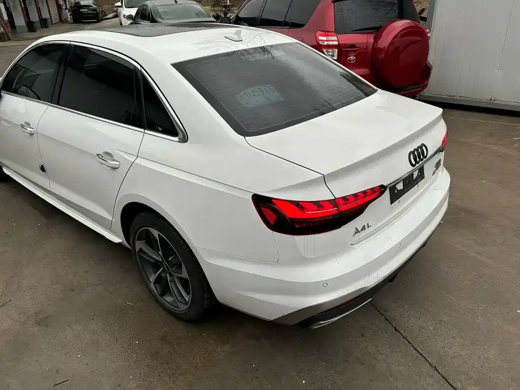 Audi A4L 2022 из CN, фото 6