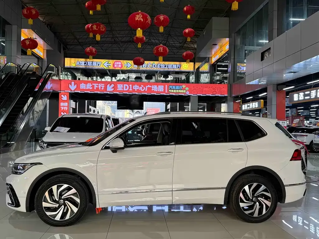Volkswagen Tiguan L 2024 из CN, фото 7