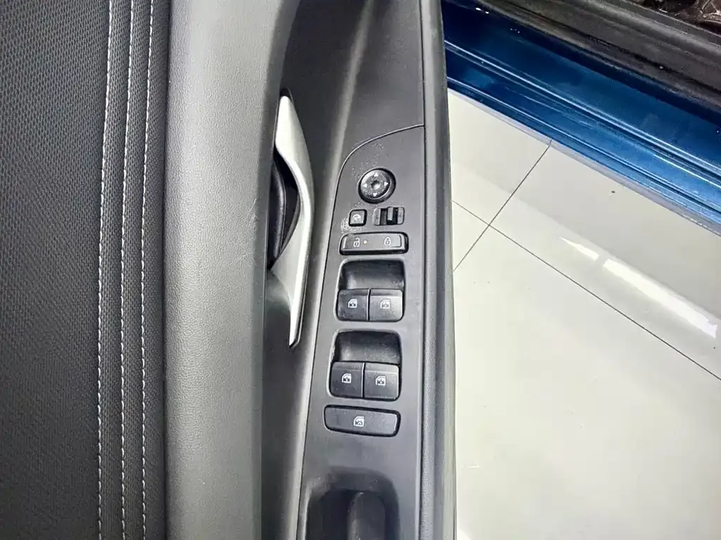 Hyundai Elantra 2023 из CN, фото 5