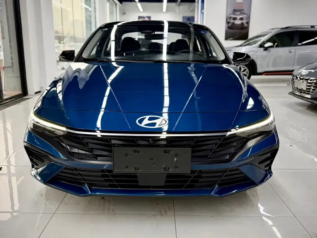 Hyundai Elantra 2023 из CN, фото 2