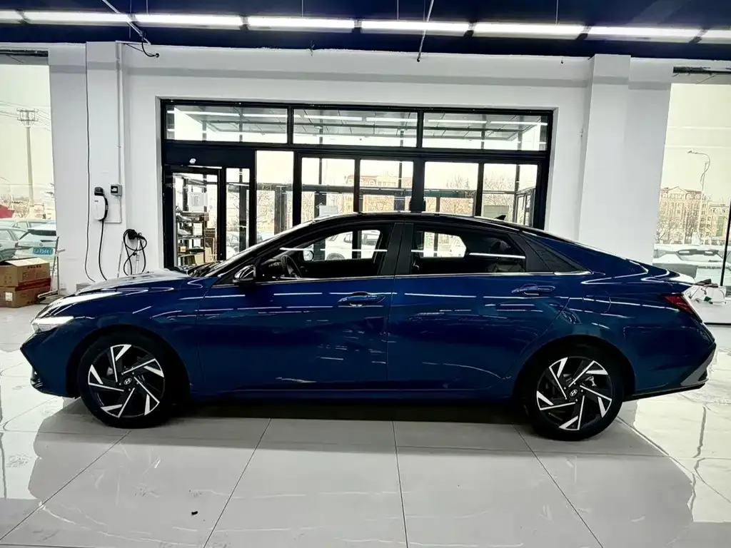 Hyundai Elantra 2023 из CN, фото 10