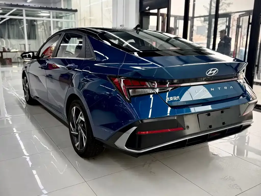 Hyundai Elantra 2023 из CN, фото 7