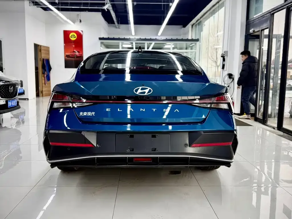 Hyundai Elantra 2023 из CN, фото 9