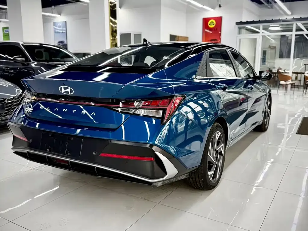 Hyundai Elantra 2023 из CN, фото 8