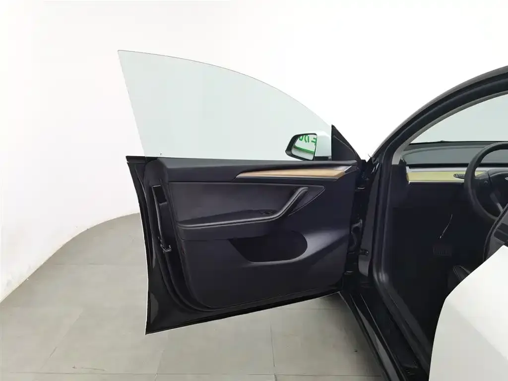 Tesla Model Y 2023 из CN, фото 4