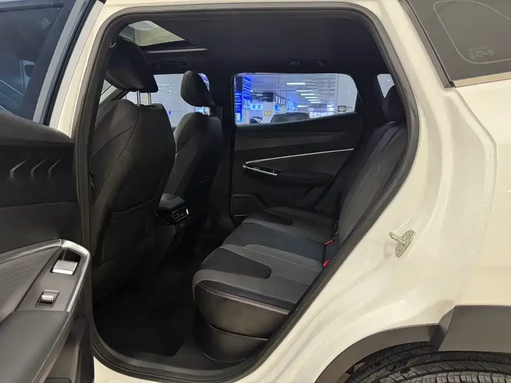 Geely Boyue 2024 из CN, фото 2