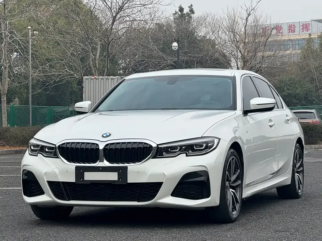 BMW 3 Series 2022 из CN, фото 1