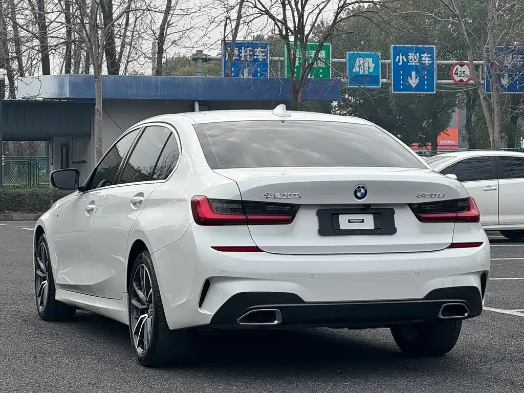 BMW 3 Series 2022 из CN, фото 9