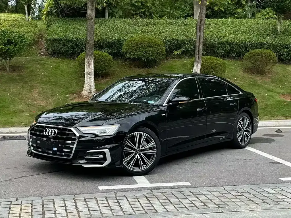 Audi A6L — фото 1