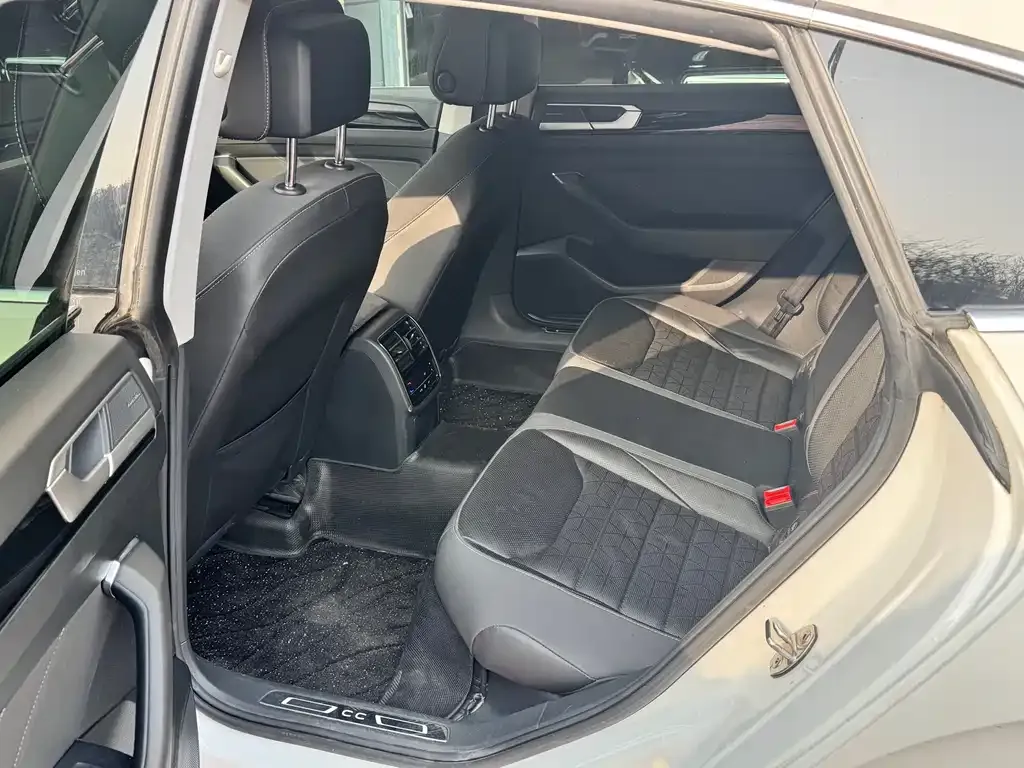 Volkswagen CC 2021 из CN, фото 2