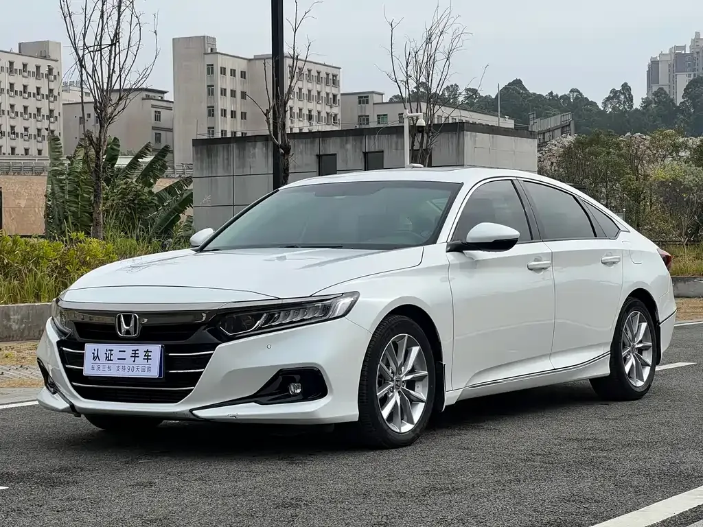 Honda Accord — фото 1