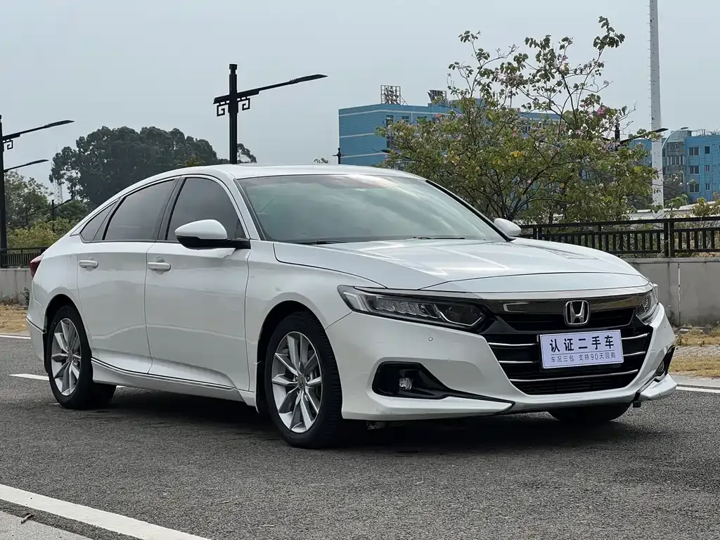 Honda Accord — фото 10