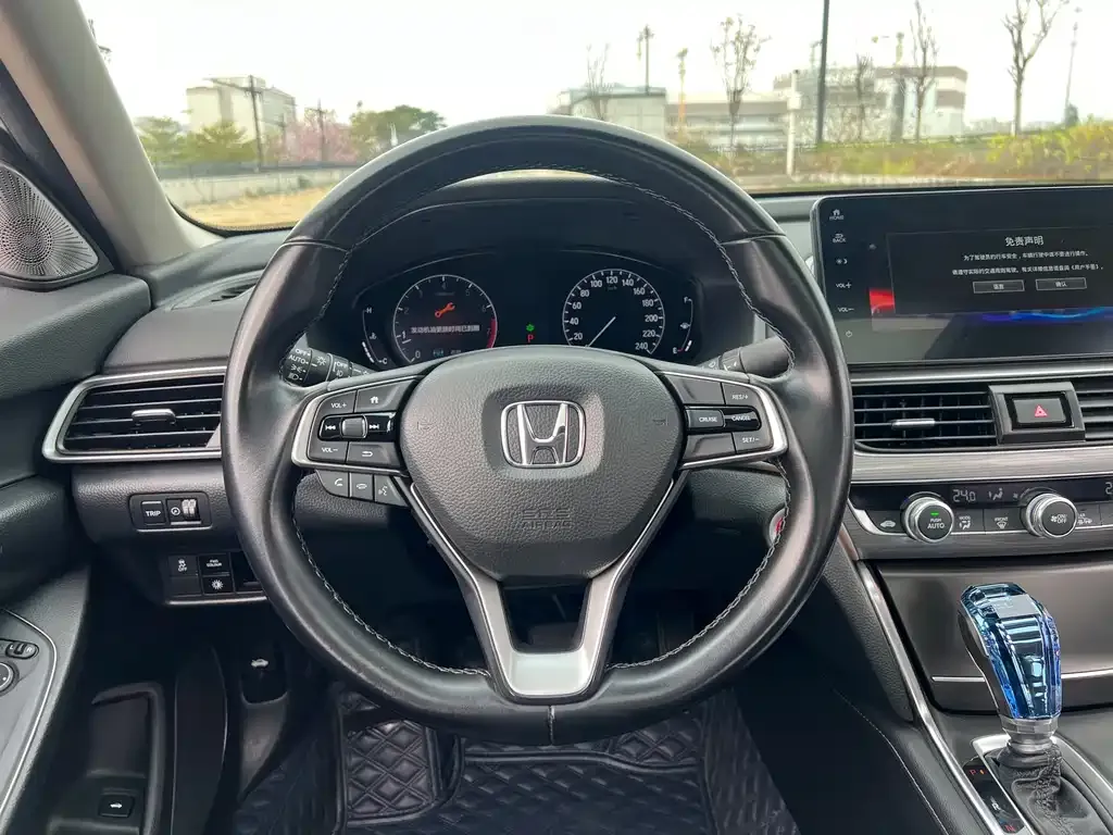 Honda Accord — фото 4