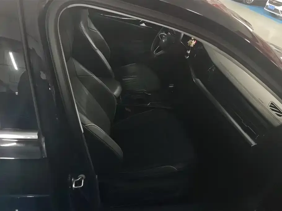 Volkswagen Passat 2022 из CN, фото 10