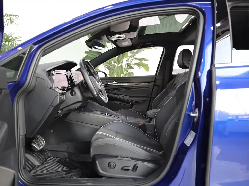 Volkswagen Golf 2022 из CN, фото 8