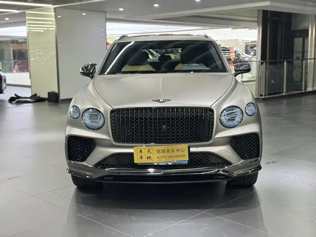 Bentley Bentayga 2022 из CN, фото 10