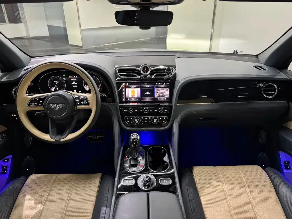 Bentley Bentayga 2022 из CN, фото 9