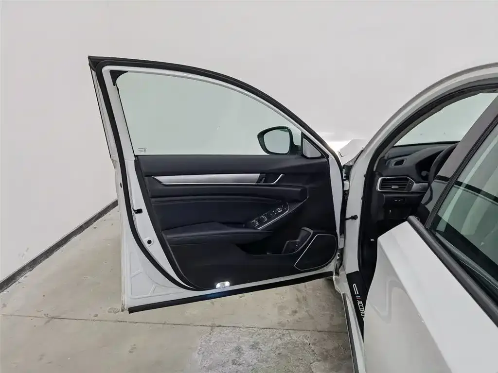 Honda Accord — фото 3